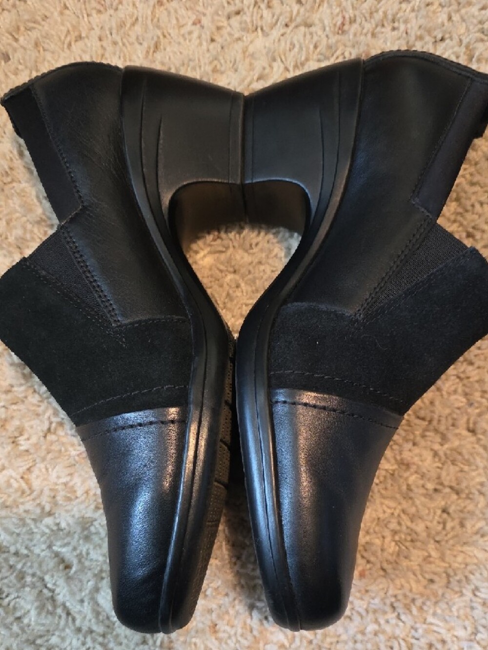 Clark's Collection Classic Black Slip-On Heel Loafers Size 11 - Picture 4 of 8